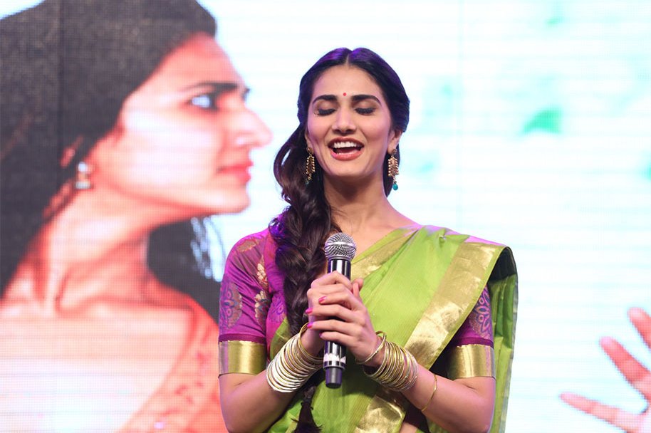 Vani-Kapoor-at-Aaha-Kalyanam-Audio-Launch